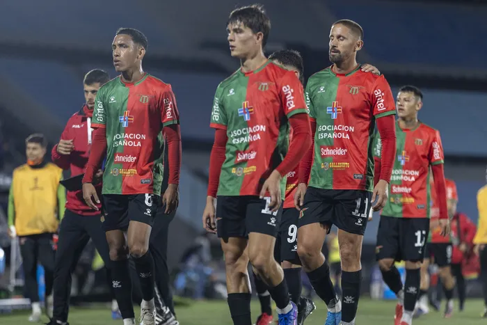 Jugadores de Boston River durante un partido por la Copa Sudamericana en el estadio Centenario (archivo, mayo de 2026). · Foto: Rodrigo Viera Amaral
