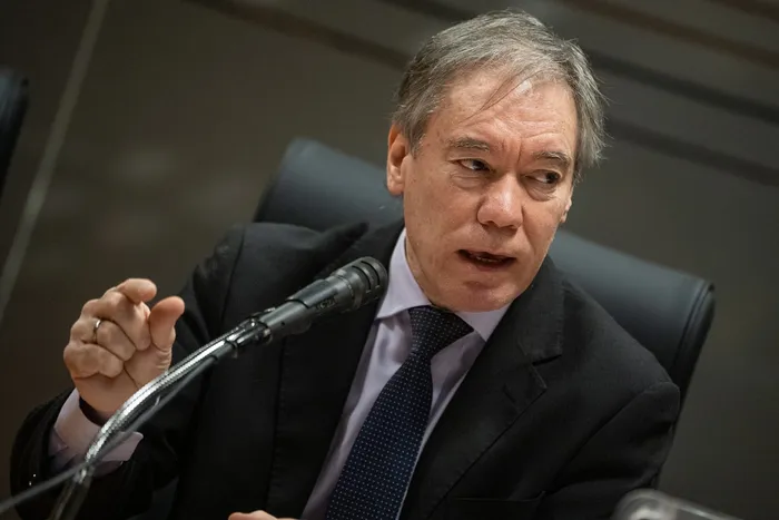 Martín Vallcorba, en el edificio anexo del Palacio Legislativo, el 13 de mayo. · Foto: Gianni Schiaffarino