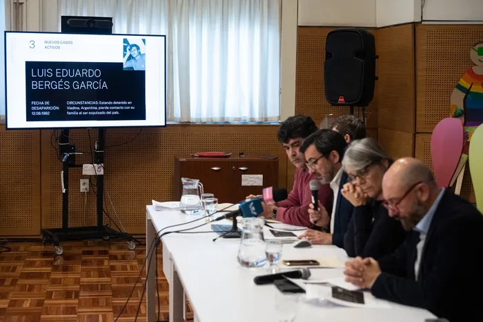 Fabian Werner, Mariana Mota, Walter Pernas, el 14 de mayo, en la sede de INDDHH. · Foto: Gianni Schiaffarino