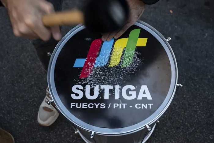 Movilización de Sutiga frente a la Dinatra, el 15 de mayo. · Foto: Inés Guimaraens