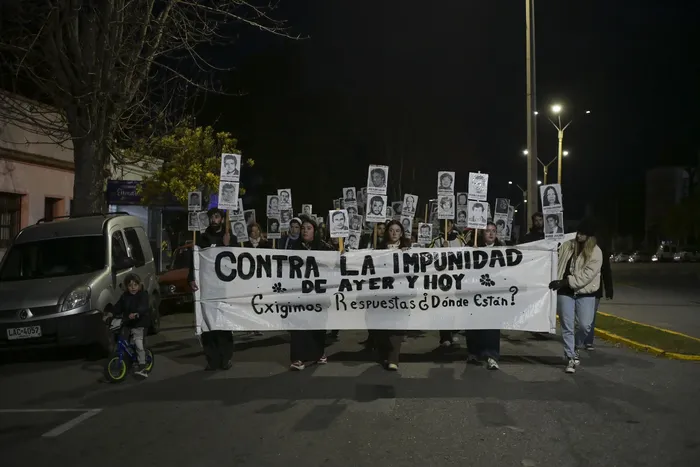 Marcha del Silencio en Colonia del Sacramento, el 20 de mayo · Foto: Ignacio Dotti