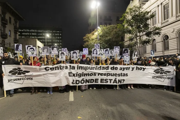Marcha del Silencio, el 20 de mayo, por la avenida 18 de Julio de Montevideo. · Foto: Rodrigo Viera Amaral