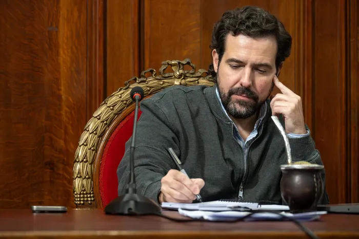 Federico Preve, el 23 de mayo, en el paraninfo de la Udelar. · Foto: Martin Hernández Müller