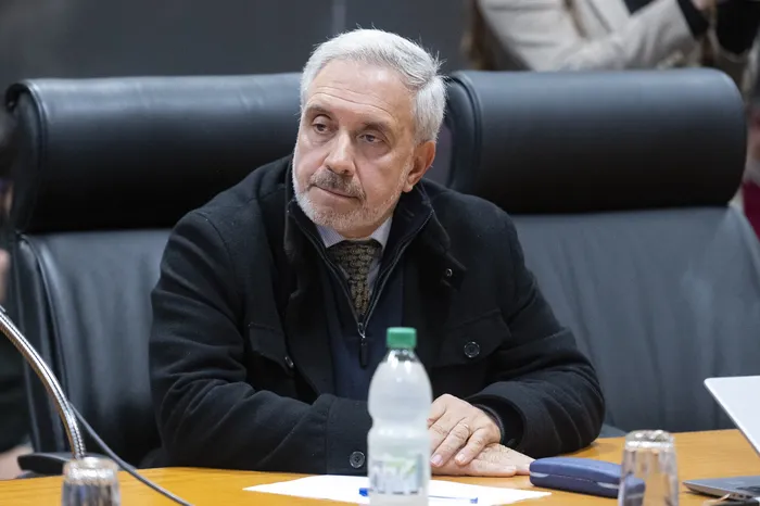 Gustavo Musso en la comisión especial para investigar el proceso de adquisición de las OPV, el lunes 25 de mayo. · Foto: Alessandro Maradei