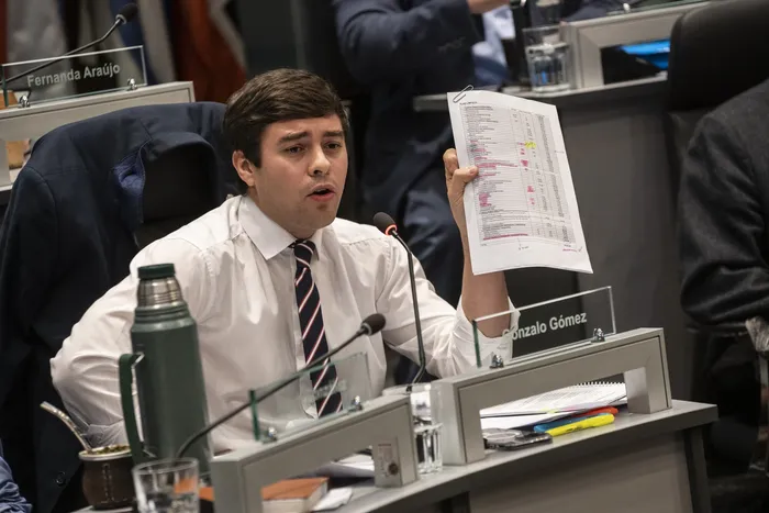 Gonzalo Gómez durante una sesión de la Junta Departamental de Montevideo (archivo, junio de 2026). · Foto: Inés Guimaraens