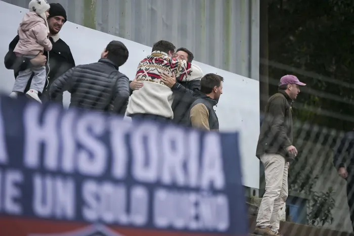 Partido entre  Juventud de Colonia y Laureles de Fray Bentos , en el Cancha de Juventud de Colonia, el 6 de junio. · Foto: Ignacio Dotti