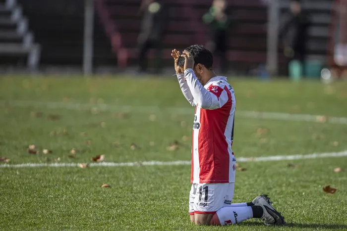 Cristian Techera, de River Plate, luego de convertir un gol ante Cerrito, el 14 de junio, en el estadio Parque Federico Omar Saroldi. · Foto: Ernesto Ryan