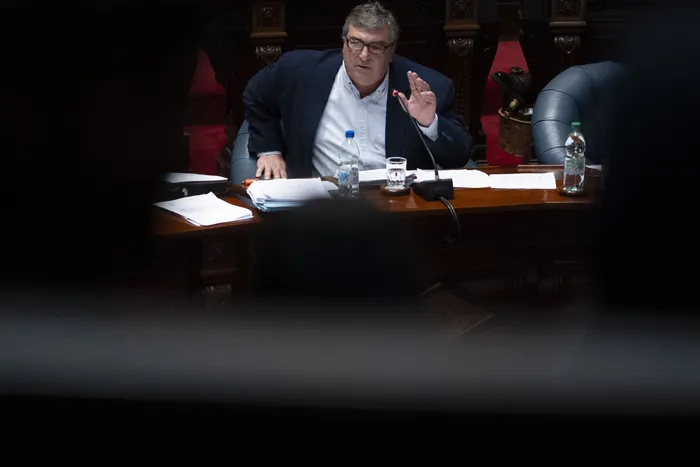 Sergio Botana, el 22 de junio, en el Parlamento. · Foto: Ernesto Ryan
