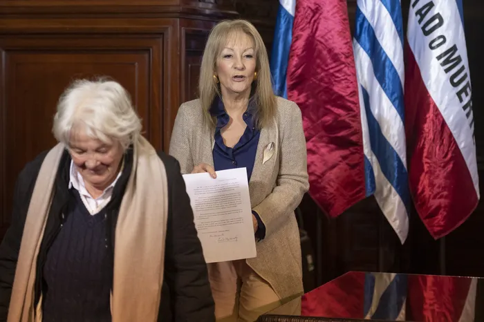 Lucía Topolansky y Carolina Cosse, el 24 de junio, en el Palacio Legislativo. Foto: Alessandro Maradei