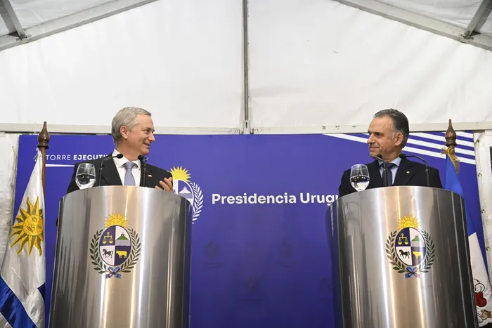 José Antonio Kast y Yamandú Orsi, el 1º de julio, en la residencia presidencial de Suárez y Reyes. · Foto: Guillermo Legaria
