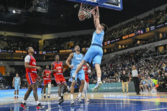 Joaquín Taboada, de Uruguay, el 5 de julio, durante el partido ante Cuba, en el Antel Arena. · Foto: Guillermo Legaria