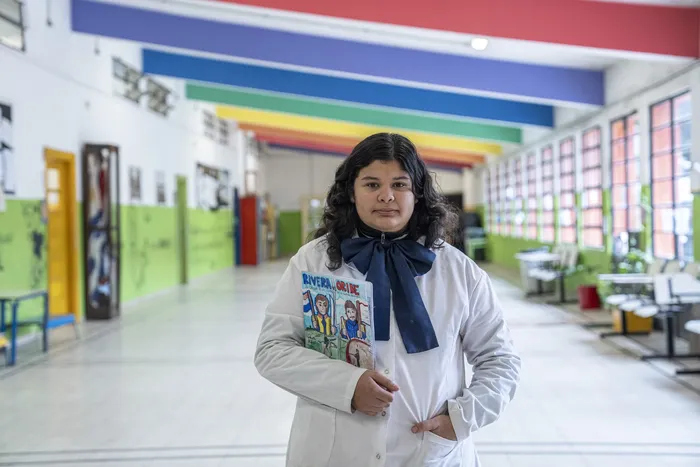 Emma Espina, autora de historieta sobre la guerra grande, en la escuela 157. Foto: Ernesto Ryan