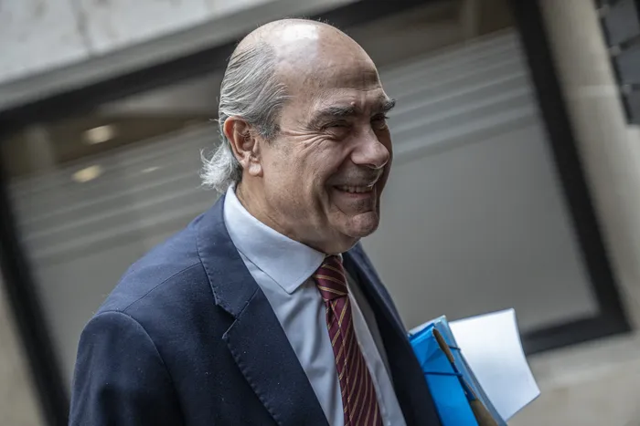 Pablo Abdala ingresando a la comisión de Presupuesto del Senado, el 16 de julio, en el edificio anexo del Palacio Legislativo. · Foto: Ernesto Ryan