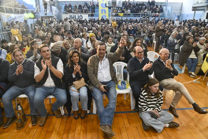 Congreso Nacional de Alianza País, el 25 de julio, en el Club Cordón de Montevideo. · Foto: Guillermo Legaria