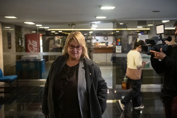 Sandra Lazo, el 3 de agosto, en el edificio anexo del Palacio Legislativo. · Foto: Gianni Schiaffarino
