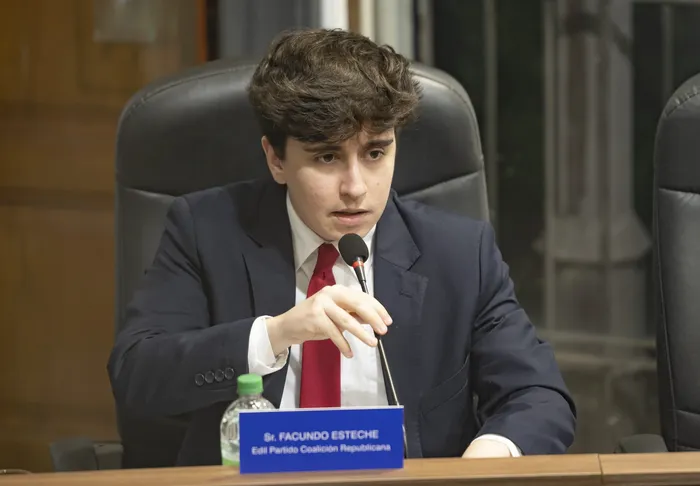 Facundo Esteche, durante una sesión de la Junta Departamental de Salto (archivo, agosto de 2026). · Foto: Ariel Volpi