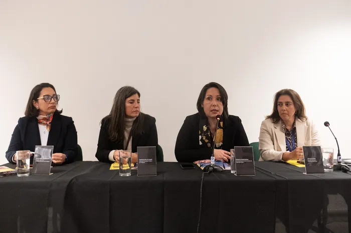 Lucía Pérez, Magdalena Álvarez, Mónica Gorgoroso y Verónica Fiol, el 18 de agosto, en la  actividad Niñas, no madres, en la sala multifuncional de la Torre Ejecutiva. · Foto: Alessandro Maradei