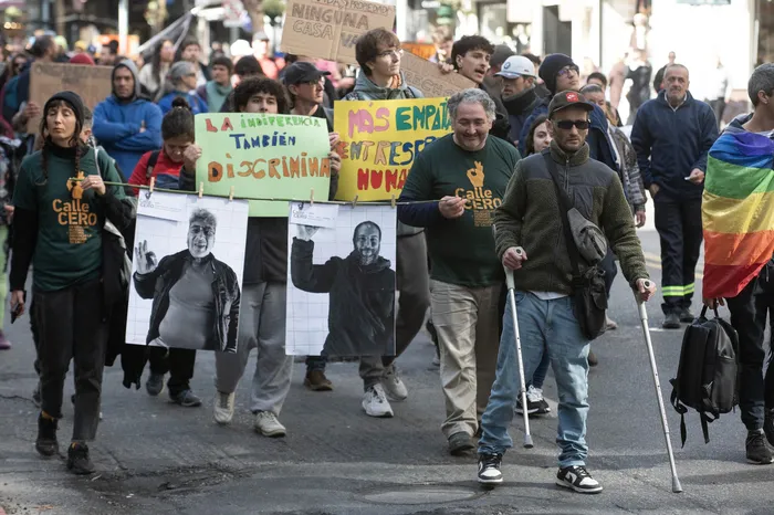 Movilización durante el Día Internacional de la Lucha de las Personas en Situación de Calle, el 19 de agosto, en la avenida 18 de Julio · Foto: Alessandro Maradei