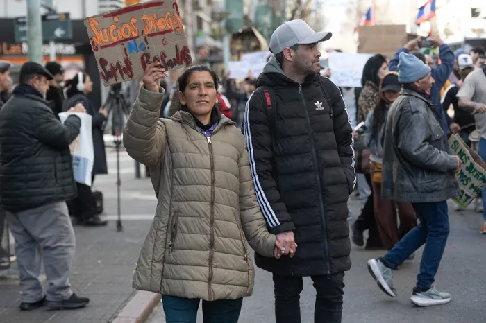 Movilización de personas en situación de calle, el 19 de agosto, en el centro de Montevideo. · Foto: Alessandro Maradei