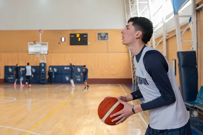 Joaquín Taboada, durante el entrenamiento de la selección, el 21 de agosto, en las instalaciones de la Institución Deportiva Guruyú Waston. · Foto: Martin Hernández Müller