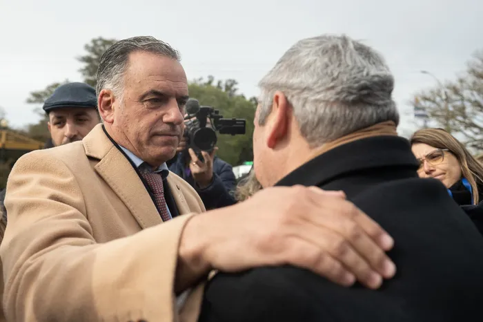 Yamandú Orsi y Carlos Enciso, el 25 de agosto de 2026 · Foto: Alessandro Maradei