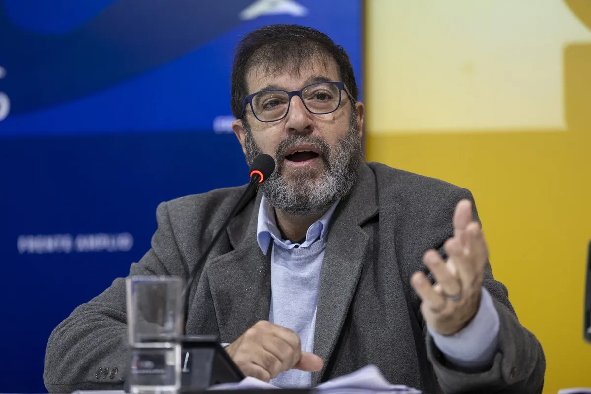 Frente Amplio aprueba respaldar la reelección de Fernando Pereira en su próximo congreso