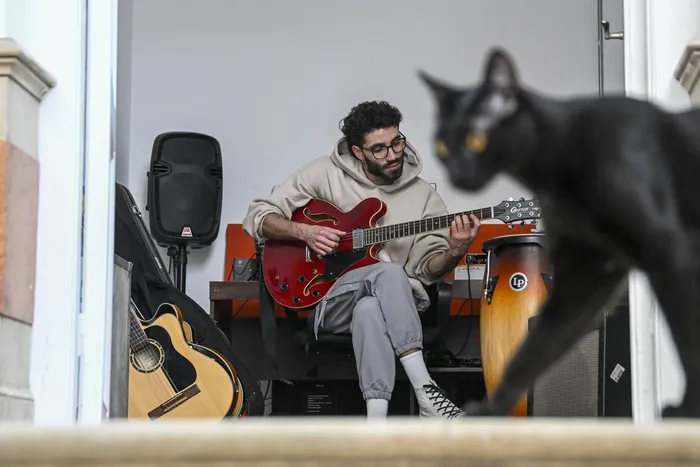 Juan Mariño, en su estudio, el 7 de setiembre. · Foto: Guillermo Legaria