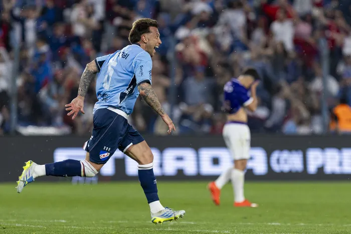 Francisco Calvo, de Nacional, tras convertir el tercer gol de su equipo a Defensor Sporting, el 20 de setiembre, en el Gran Parque Central. · Foto: Rodrigo Viera Amaral