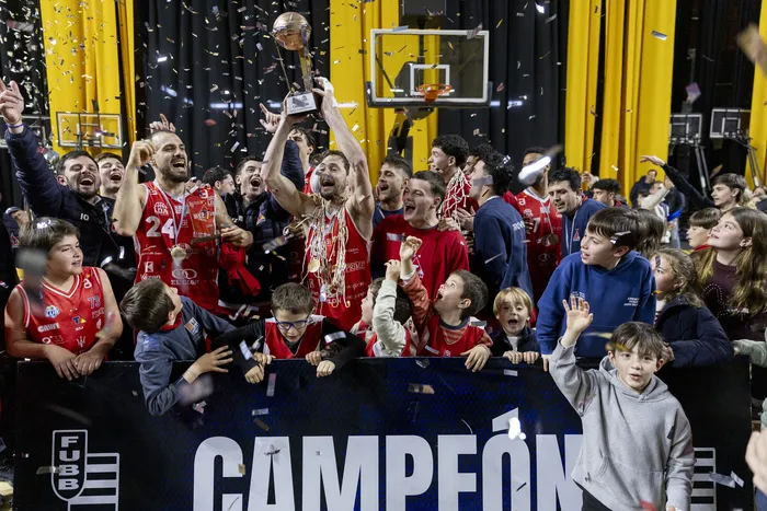 Festejos de Trouville, el 1º de octubre, tras obtener el trofeo de la Liga de Ascenso 2026. · Foto: Rodrigo Viera Amaral