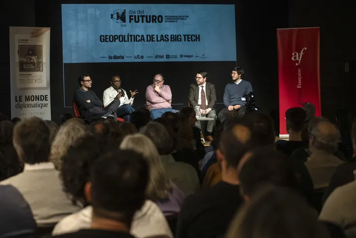 José Natanson, Denise Mota, Roberto Lopez Belloso, Rodrigo del Río Joglar y Facundo Verdun. · Foto: Inés Guimaraens