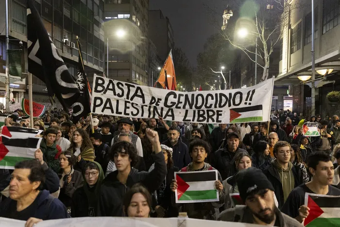 Marcha por Palestina, el 8 de octubre, en Montevideo. · Foto: Rodrigo Viera Amaral