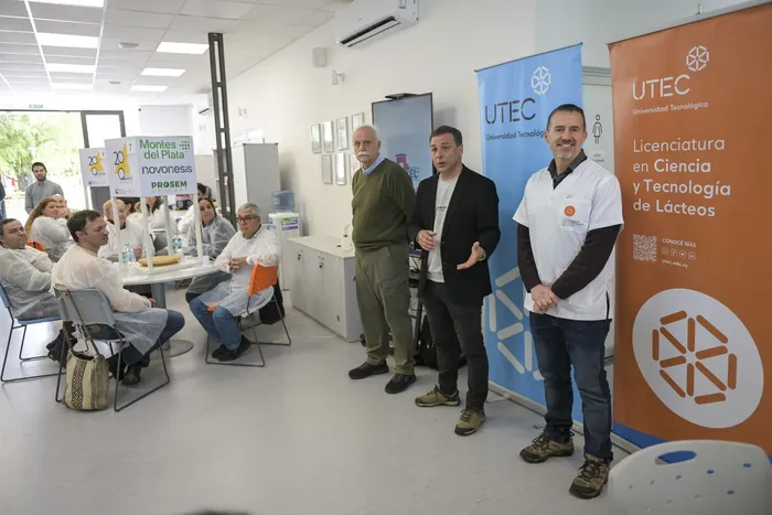 Sergio Borbonet, Alejandro Dellature, Tomás López, el 14 de octubre, durante la apertura de la 20° edición del Concurso de Quesos del Uruguay, en la sede de la Utec de La Paz. · Foto: Ignacio Dotti