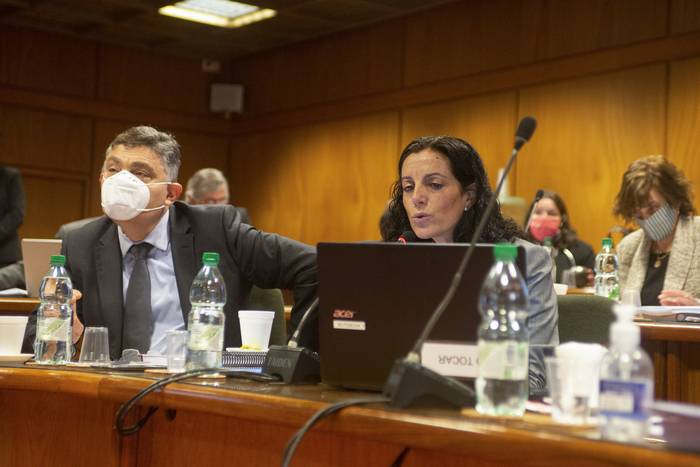 Isaac Alfie y Azucena Arbeleche, en comisión de presupuesto de diputados, durante el tratamiento del Presupuesto Nacional 2020 - 2024. (archivo, setiembre de 2020)
 

 · Foto: Alessandro Maradei