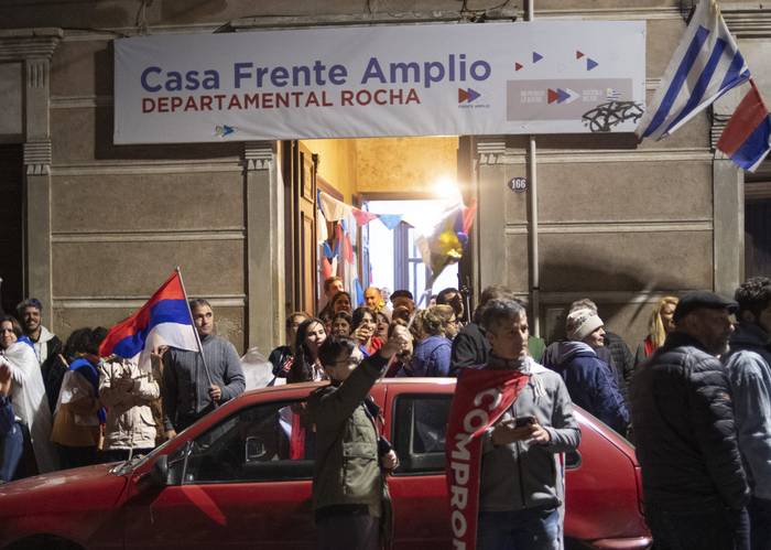 Sede del Frente Amplio en Rocha, la noche de las elecciones departamentales. (archivo , setiembre de 2020) · Foto: Sandro Pereyra