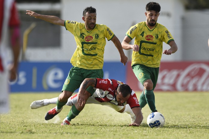 Matías Nicolás Cartagena, de Canelones del Este, Denis Scott Ferreira, de Salto, Whea Natanael Roldán, de Canelones del Este. (archivo, enero 2020) · Foto: Fernando Morán