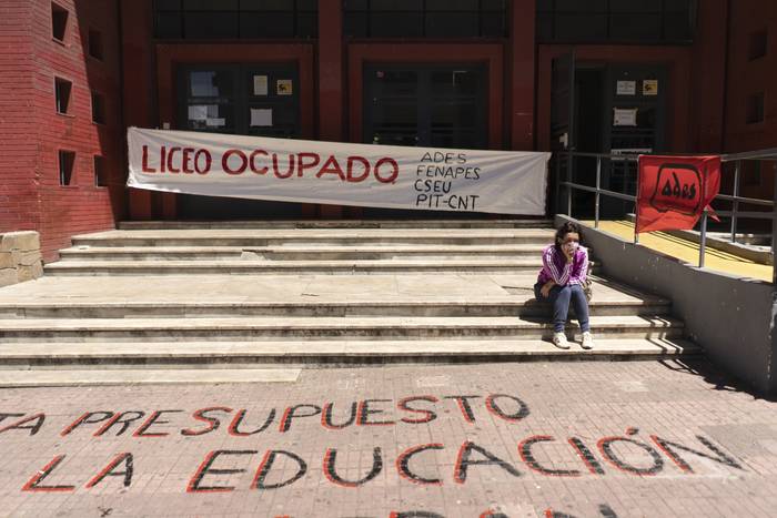 Ocupación del liceo Dámaso Antonio Larrañaga (archivo, año 2021). · Foto: Mariana Greif