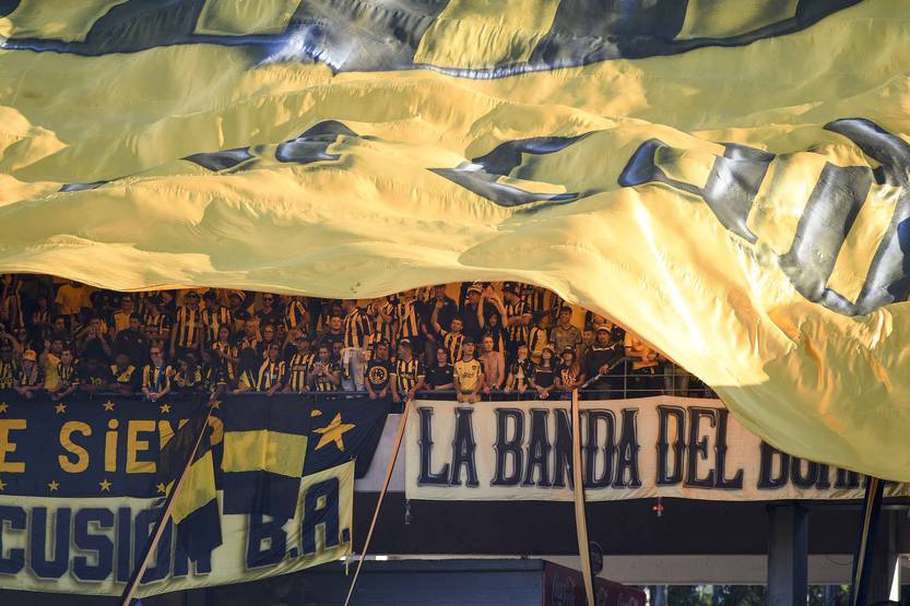 20220125 BARRA BRAVA PEÑAROL
