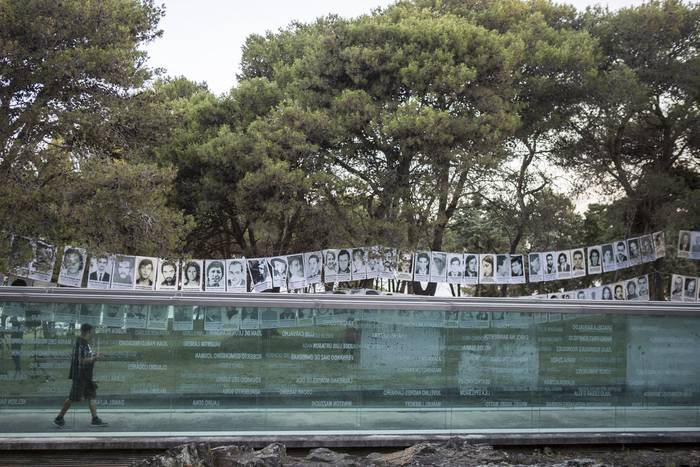 Memorial del detenido desaparecido, en Montevideo (archivo, diciembre de 2020). 

 · Foto: .