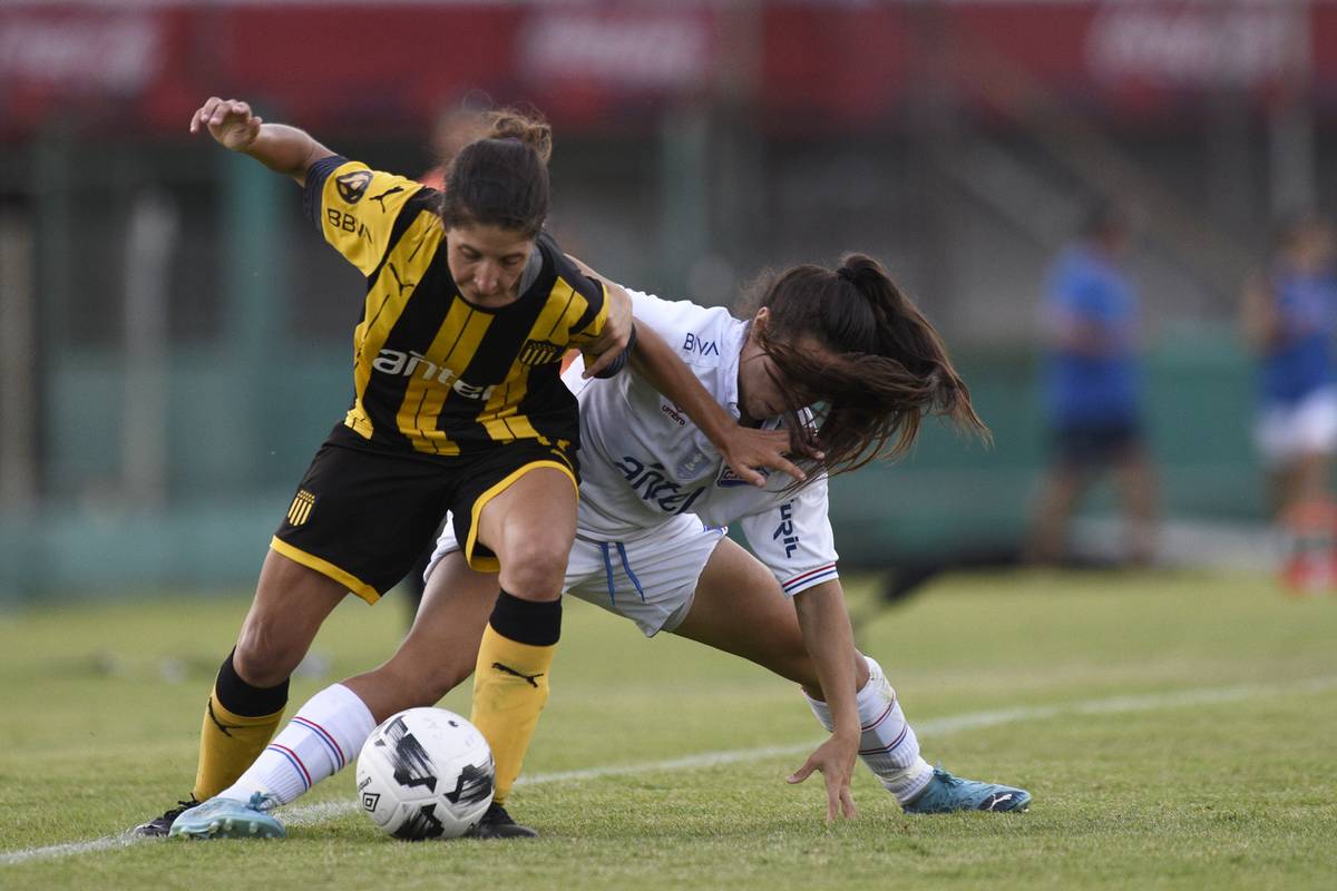 Peñarol se afirma en la cima del Torneo Clausura 2023 del fútbol femenino -  EL PAÍS Uruguay