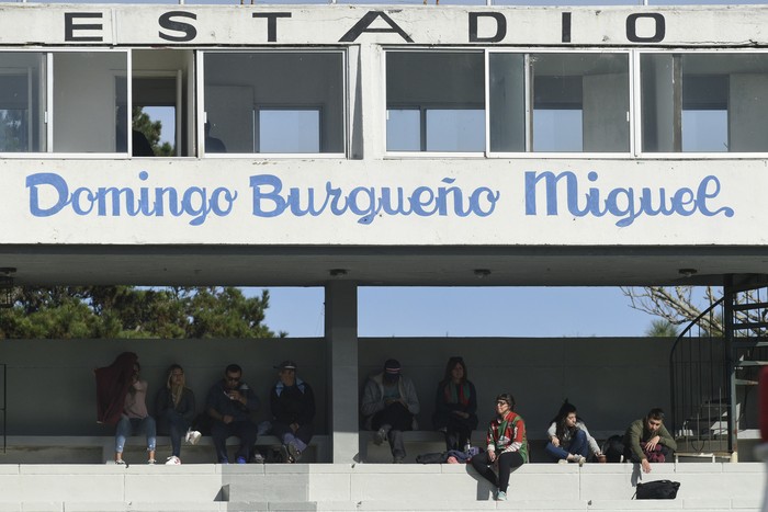 Hinchas de Rampla Juniors, en el estadio Domingo Burgueño Miguel de Maldonado (archivo). · Foto: Fernando Morán