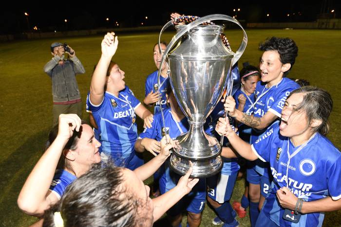 Arachanas Campeonas de la decimoctava Copa Nacional de Fútbol Femenino,  en el Estadio Eduardo Martínez Monegal, en Canelones.  · Foto: Fernando Morán