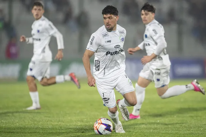 Federico Martínez, de Liverpool, en la décima fecha del Torneo Clausura, el 9 de octubre, en el estadio Domingo Burgueño. Foto: Fernando Morán, Agencia Gamba