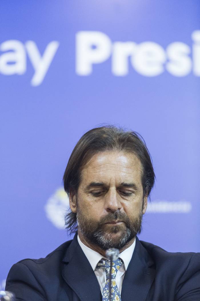 Luis Lacalle Pou, durante una conferencia de prensa, luego del Consejo de ministros del 27 de enero. 

 · Foto: .