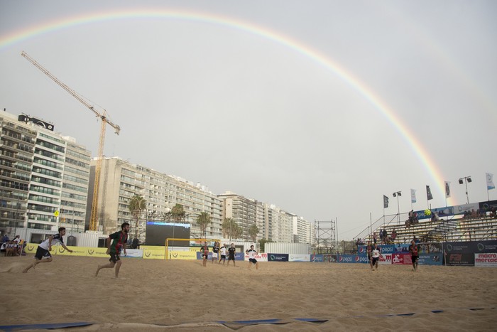 Estadio Arenas del Plata, durante un partido del campeonato uruguayo de fútbol playa (archivo). · Foto: Alessandro Maradei