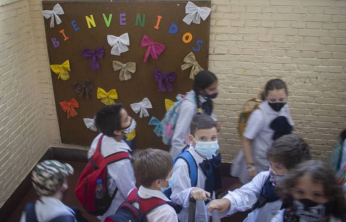 Comienzo de clases en la escuela n 32, Simón Bolivar, en Montevideo (archivo, marzo de 2021). · Foto: Alessandro Maradei
