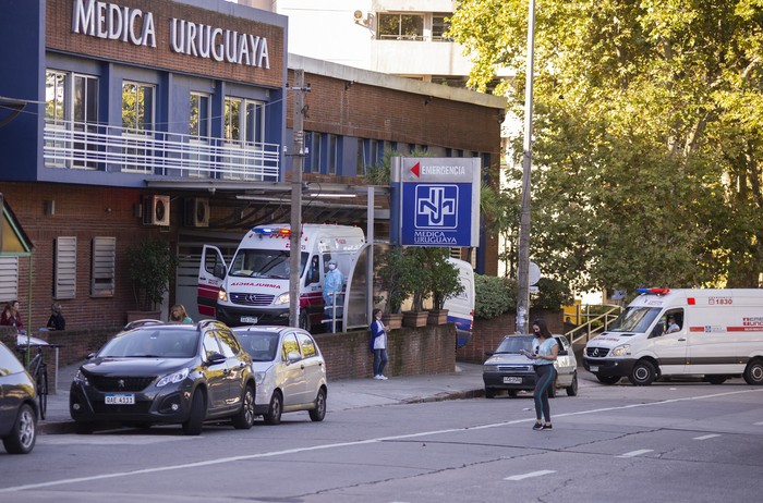 Médica Uruguaya, entrada por avenida Italia, en Montevideo (archivo). · Foto: Alessandro Maradei