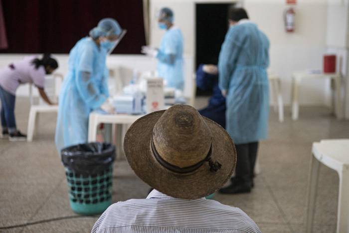 Vacunación en en el centro de eventos Asadero, en  Libertad (archivo, abril de 2021).