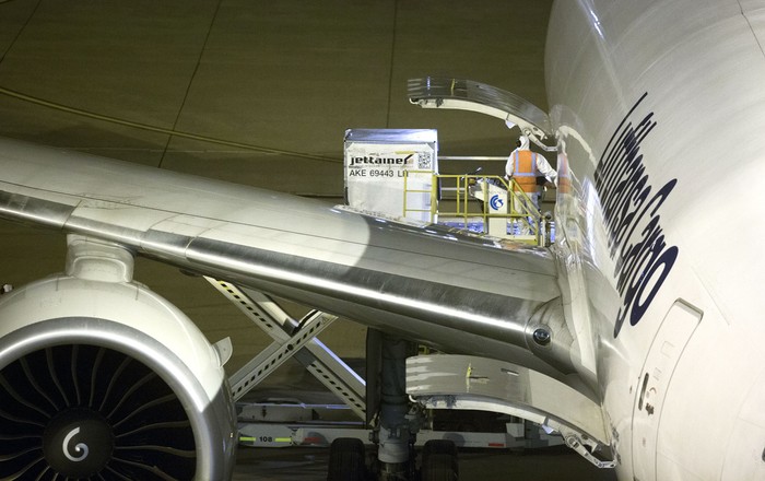 Llegada de vacunas de Pfizer al Aeropuerto Internacional de Carrasco, 10 de Marzo de 2021.
 · Foto: .