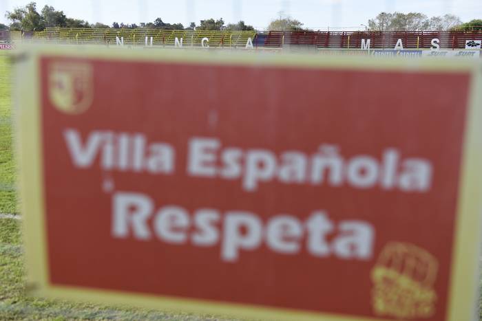 El estadio Obdulio Varela, previo al primer partido del Torneo Apertura 2021, entre los equipos de Villa Española y Progreso. 


  · Foto: Fernando Morán