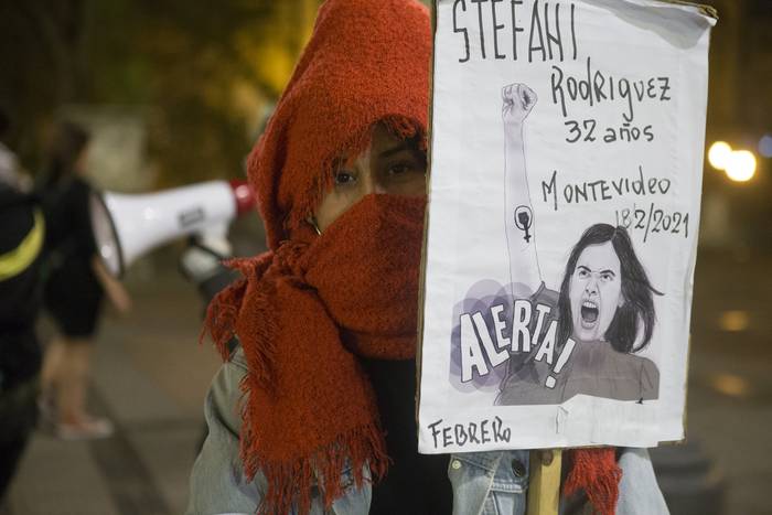 Alerta feminista, en el Centro de Montevideo (archivo, marzo de 2021). · Foto: Ernesto Ryan